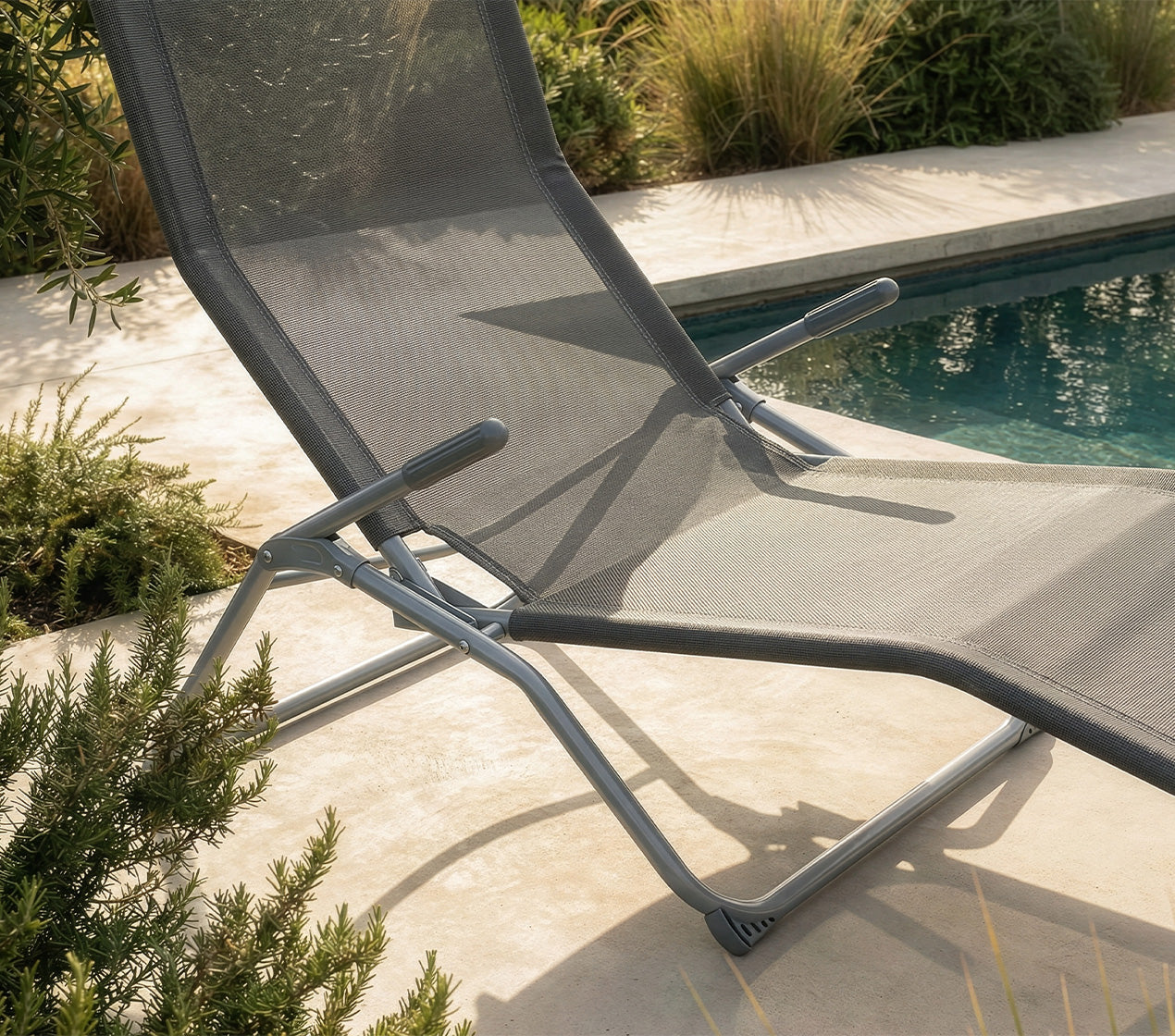 Cadeira Lounge 60x140x96cm AIRE