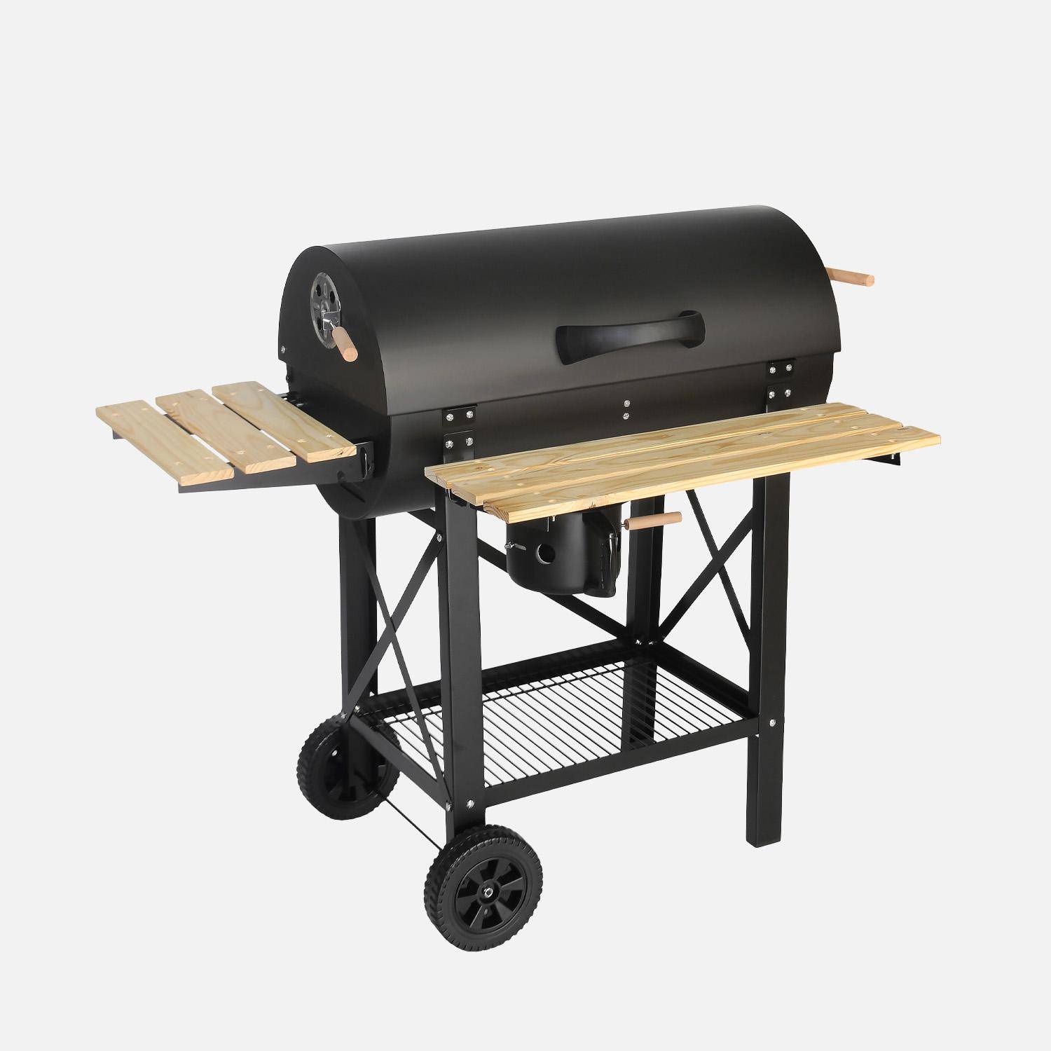 Barbecue americano com fumador a carvão