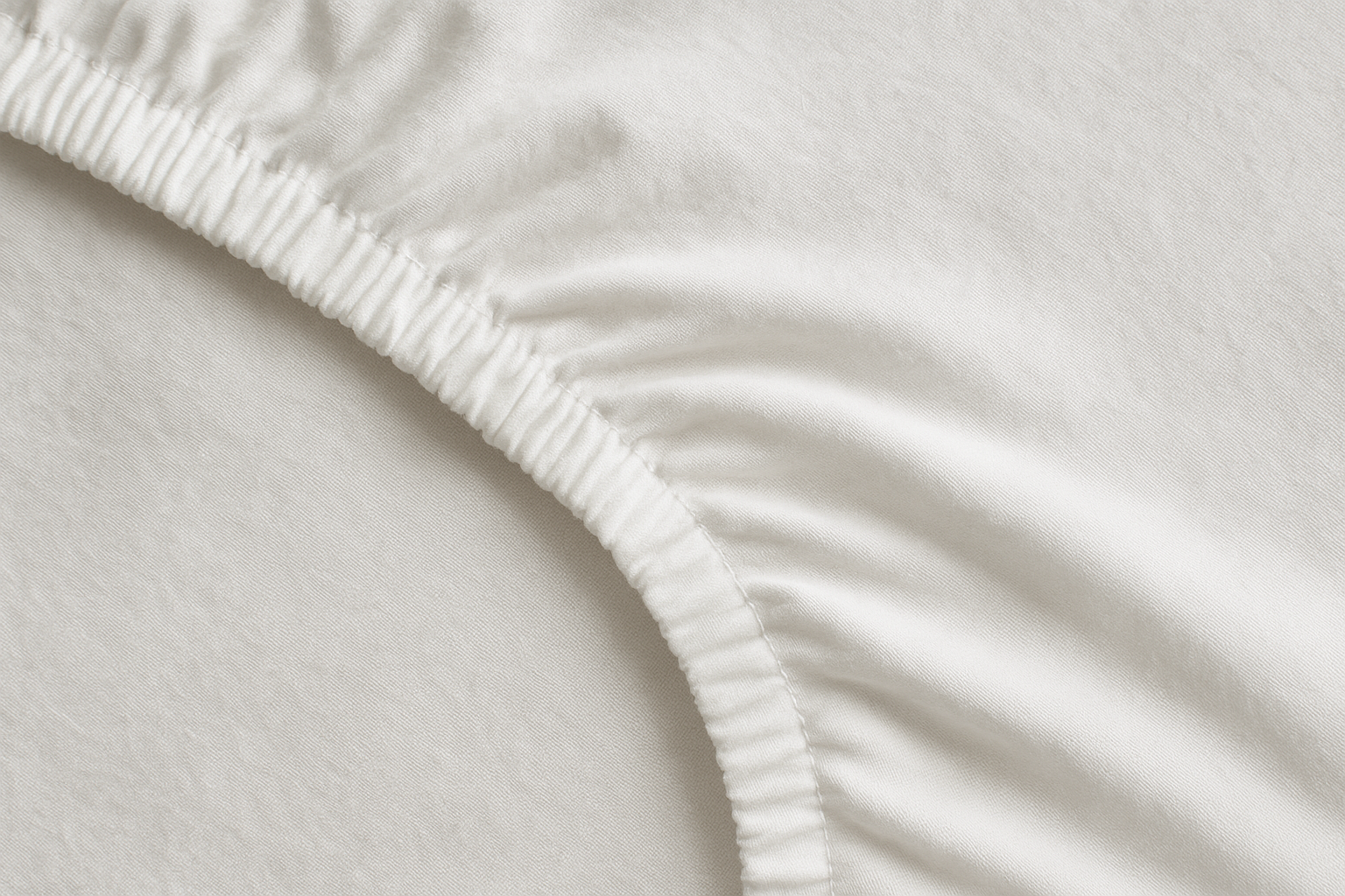 Lençol com elástico para cama de casal branco de algodão