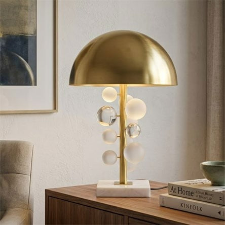 Abajur com esferas em metal, base em mármore dourado, bivolt, 59x34 cm